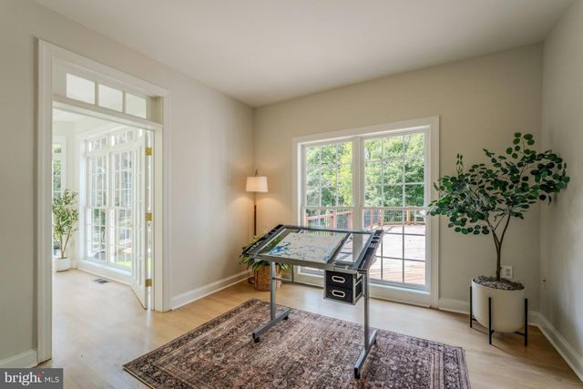 17301 ROUNDMONT PL, Round Hill, VA 20141