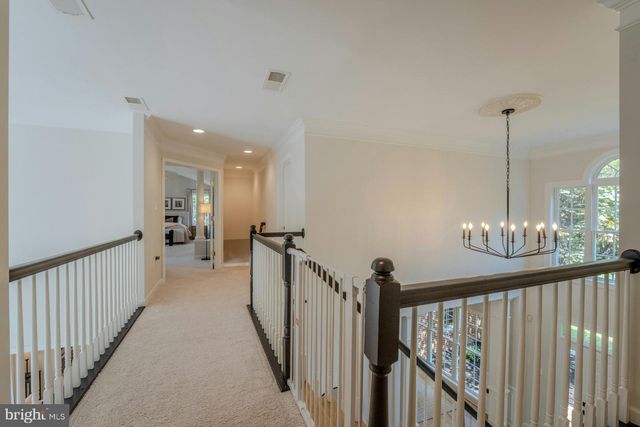 17301 ROUNDMONT PL, Round Hill, VA 20141