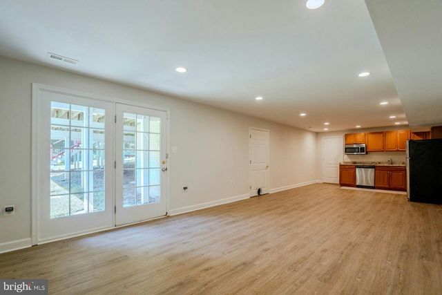 17301 ROUNDMONT PL, Round Hill, VA 20141