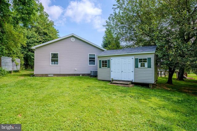 17301 ROUNDMONT PL, Round Hill, VA 20141