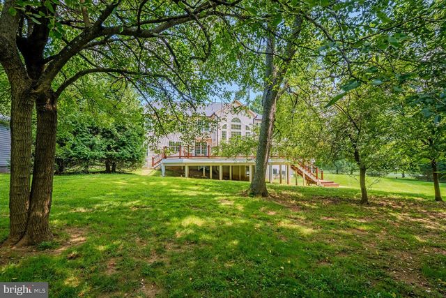 17301 ROUNDMONT PL, Round Hill, VA 20141