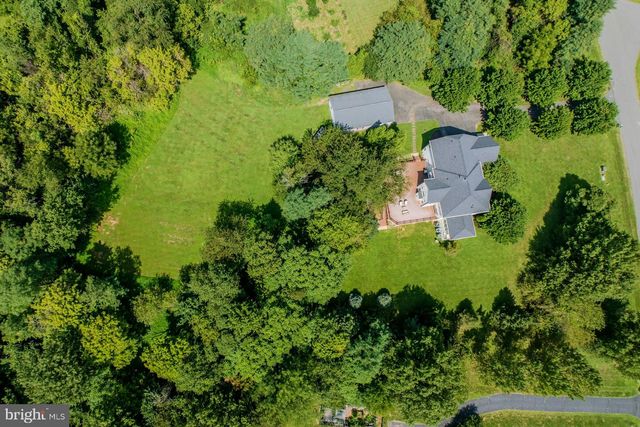 17301 ROUNDMONT PL, Round Hill, VA 20141