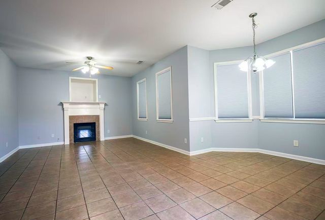 9374 LAUREL HILL DR, Lakeland, TN 38002