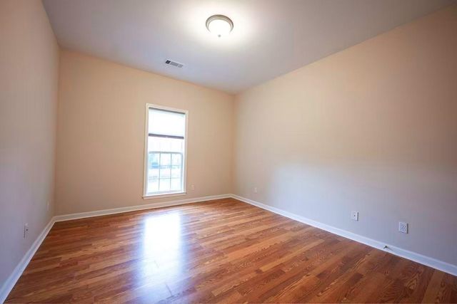 9374 LAUREL HILL DR, Lakeland, TN 38002