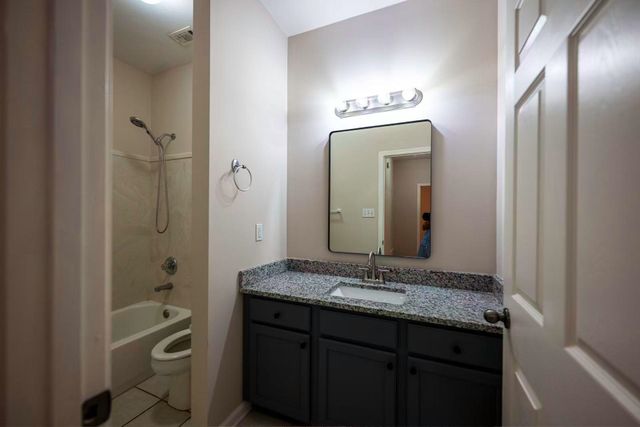 9374 LAUREL HILL DR, Lakeland, TN 38002