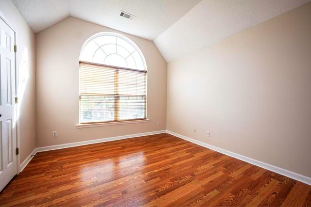 9374 LAUREL HILL DR, Lakeland, TN 38002