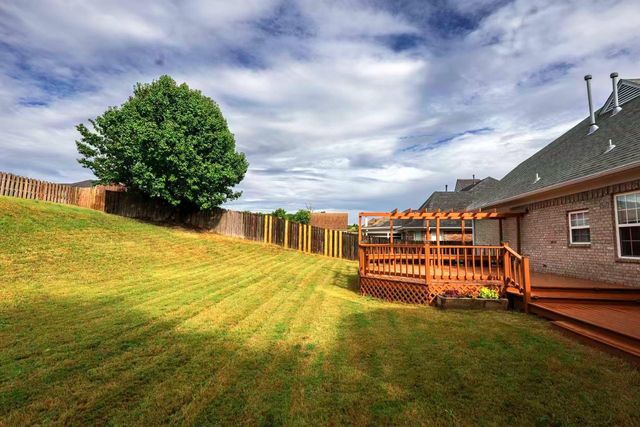 9374 LAUREL HILL DR, Lakeland, TN 38002