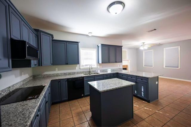 9374 LAUREL HILL DR, Lakeland, TN 38002