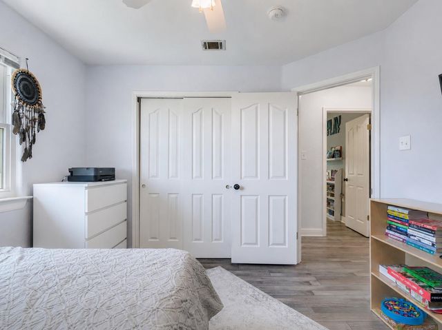 400 Hunt LN, Buda, TX 78610