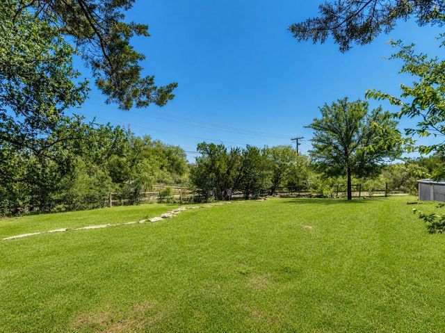 400 Hunt LN, Buda, TX 78610