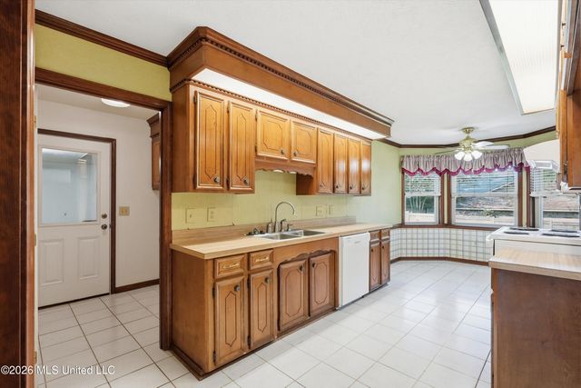 39 Sun Valley Drive, Brandon, MS 39042