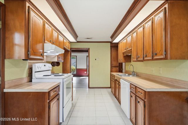 39 Sun Valley Drive, Brandon, MS 39042