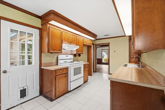 39 Sun Valley Drive, Brandon, MS 39042