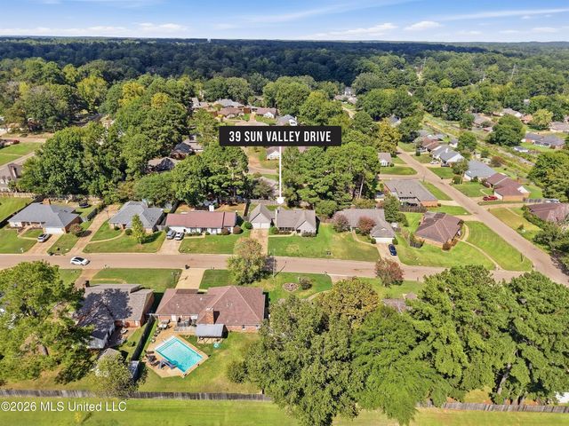 39 Sun Valley Drive, Brandon, MS 39042