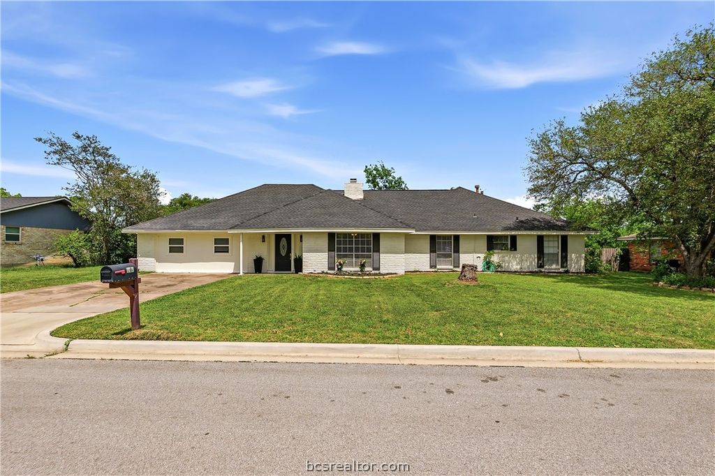1405 Lawyer Street, College Station, TX 77840