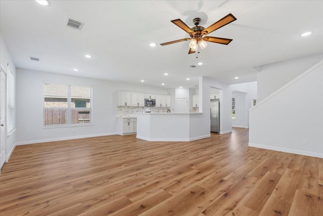 6048 Heritage Creek Lane, Conroe, TX 77304