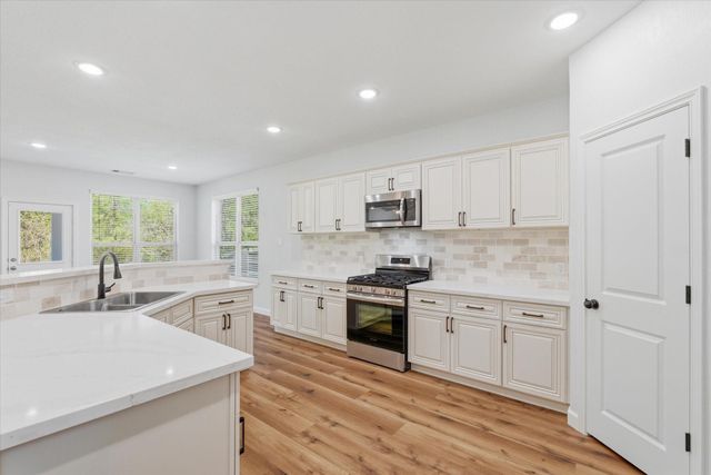 6048 Heritage Creek Lane, Conroe, TX 77304