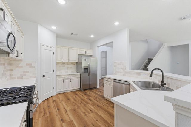 6048 Heritage Creek Lane, Conroe, TX 77304