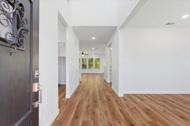 6048 Heritage Creek Lane, Conroe, TX 77304