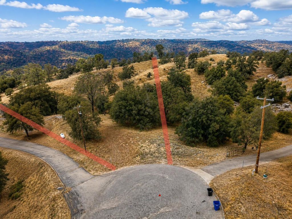 Image 5 of property listing at 1 Lilley Mountain Court, Coarsegold, CA 93614
