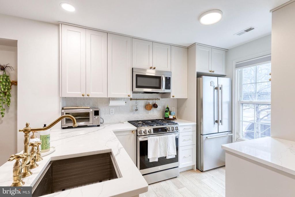 1928 ALICEANNA ST, Baltimore, MD 21231