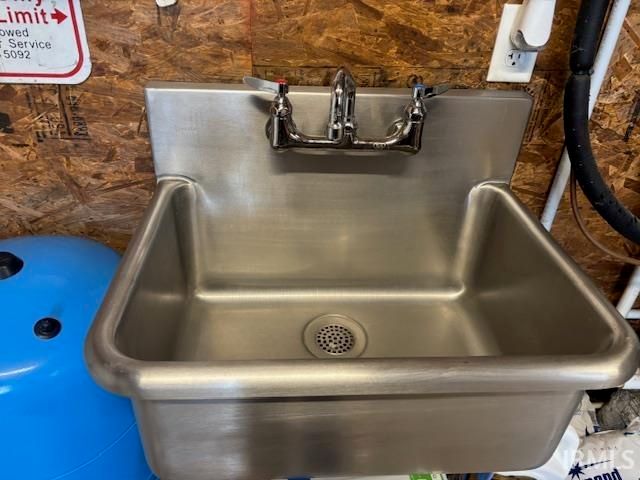 5801 W Jackson Street, Muncie, IN 47304