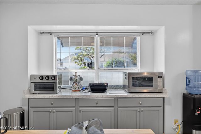 7613 CHELMSFORD Drive, Jacksonville, FL 32244