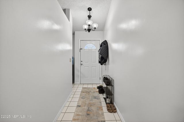 7613 CHELMSFORD Drive, Jacksonville, FL 32244