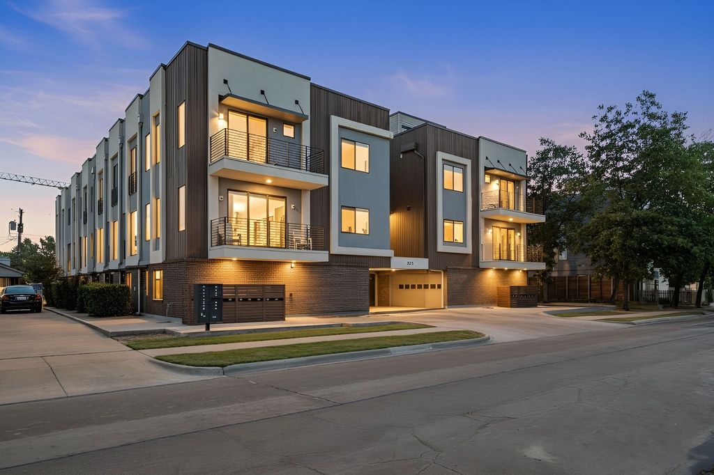 2222 Moser Avenue 107, Dallas, TX 75206