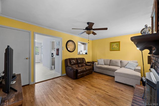 38 Pamlico Avenue, Ronkonkoma, NY 11779
