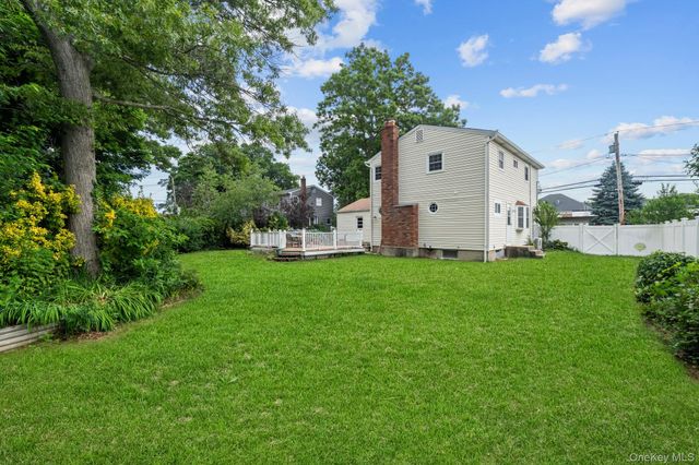 38 Pamlico Avenue, Ronkonkoma, NY 11779
