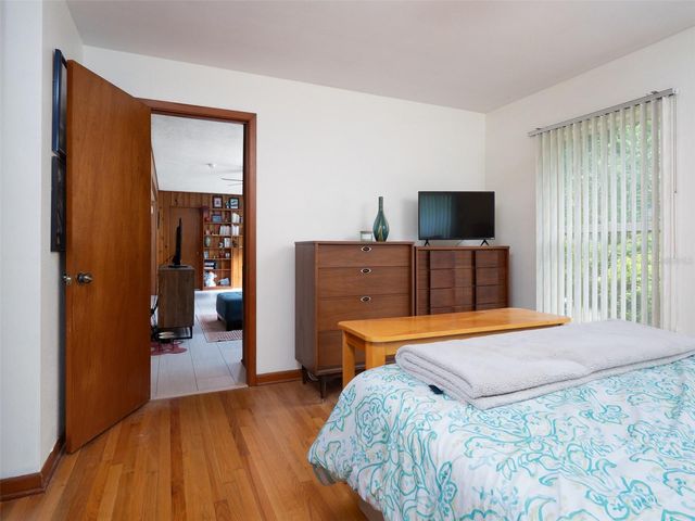 821 NW 20TH TERRACE, Gainesville, FL 32603