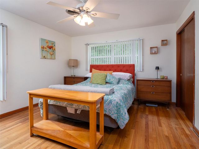 821 NW 20TH TERRACE, Gainesville, FL 32603