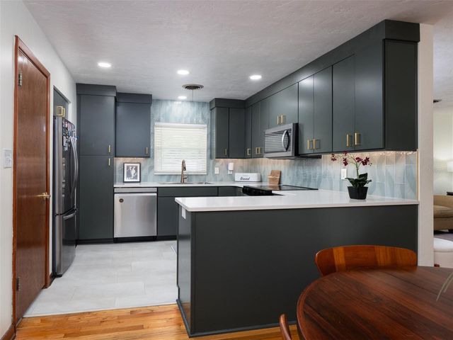 821 NW 20TH TERRACE, Gainesville, FL 32603
