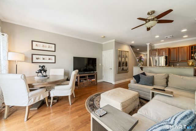 86 Park Place Circle, West Hartford, CT 06110
