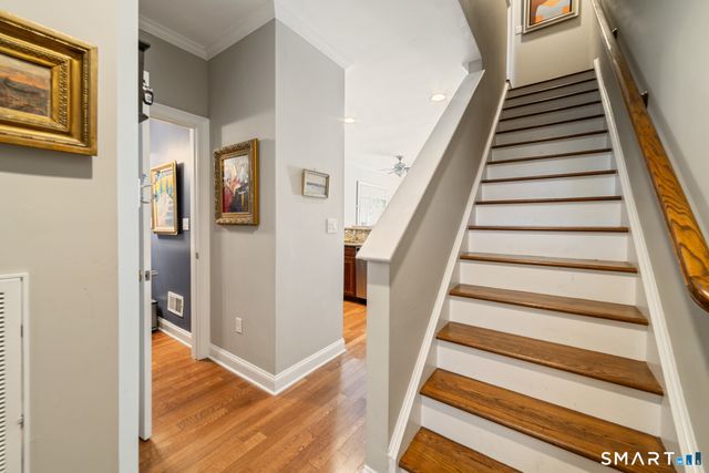 86 Park Place Circle, West Hartford, CT 06110