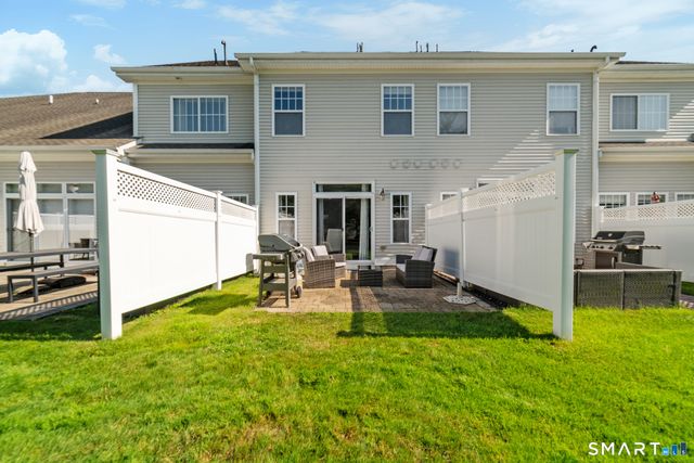 86 Park Place Circle, West Hartford, CT 06110
