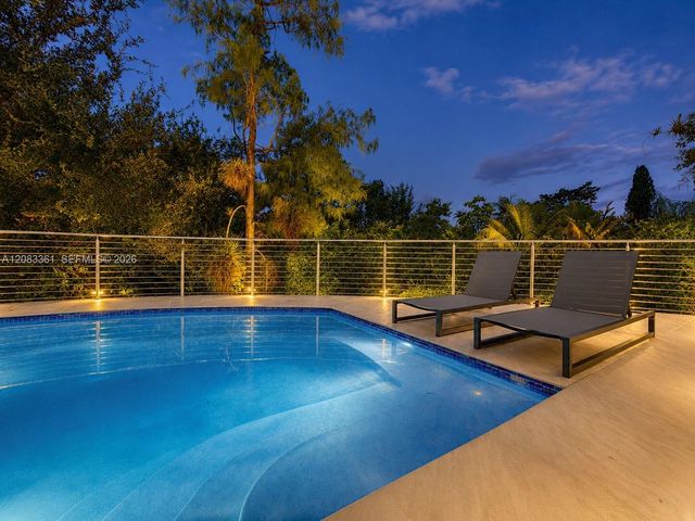 6025 SW 72nd Avenue, Miami, FL 33143