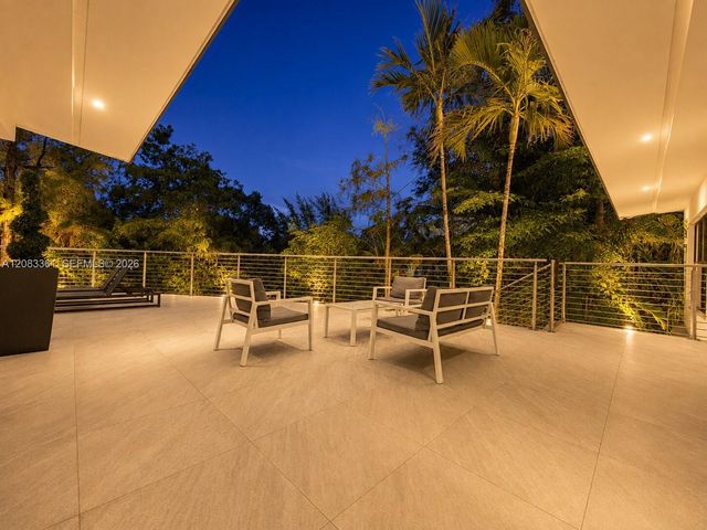 6025 SW 72nd Avenue, Miami, FL 33143