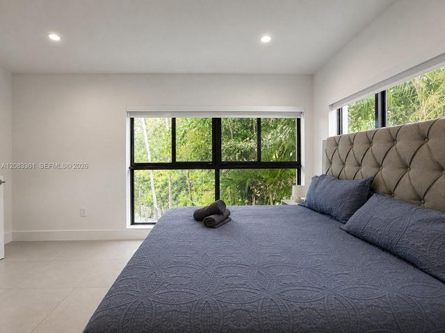 6025 SW 72nd Avenue, Miami, FL 33143