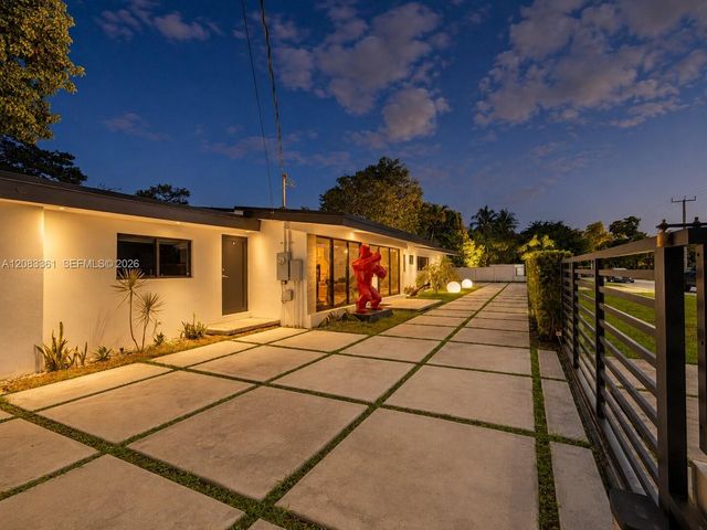 6025 SW 72nd Avenue, Miami, FL 33143