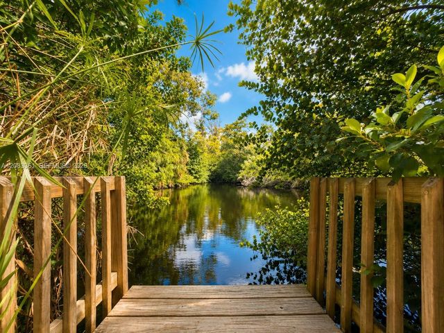 6025 SW 72nd Avenue, Miami, FL 33143