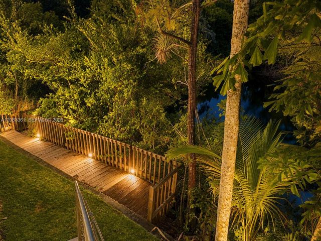 6025 SW 72nd Avenue, Miami, FL 33143