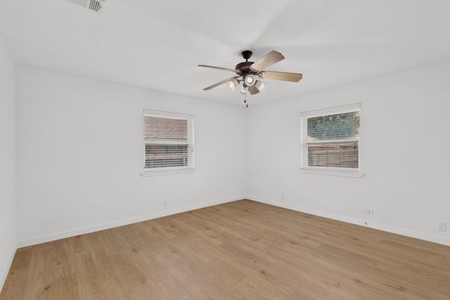 906 Pinedale Lane, Dallas, TX 75241