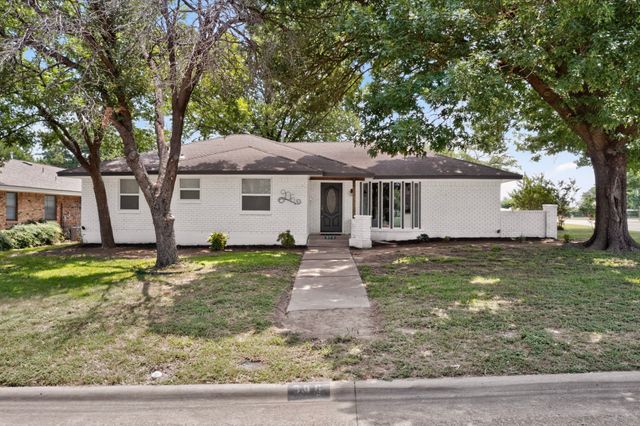 906 Pinedale Lane, Dallas, TX 75241