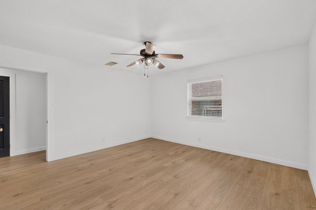 906 Pinedale Lane, Dallas, TX 75241