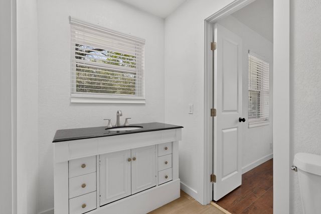 906 Pinedale Lane, Dallas, TX 75241
