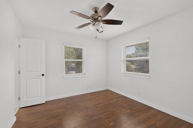 906 Pinedale Lane, Dallas, TX 75241