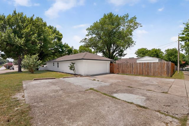 906 Pinedale Lane, Dallas, TX 75241
