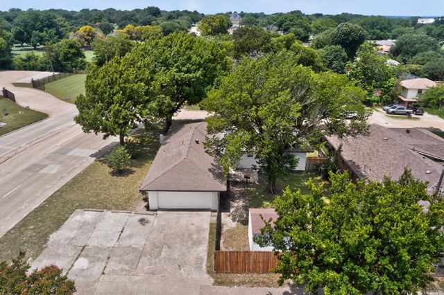 906 Pinedale Lane, Dallas, TX 75241